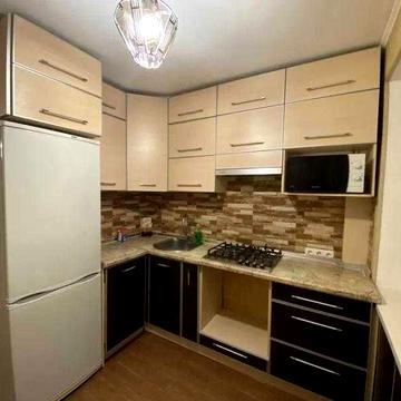 Продам 2-кімнатну квартиру, 10 хв. пішки від Метро Наукова
