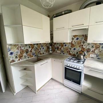 Продам 2-кв возле метро 23августа.