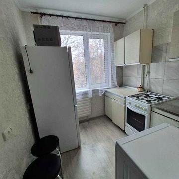 Оренда 2во кімнатної квартири по вул.Всіхсвятській, буд.18б