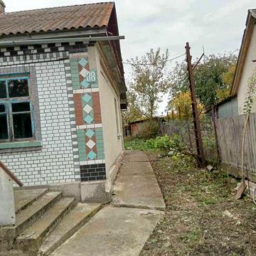 Продається хороший будинок в центрі Теофіполя