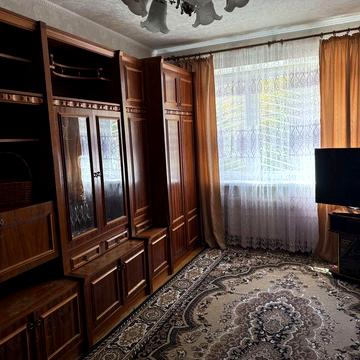 Продам 3-кімнатну чешку з автономним опаленням на Ювілейній