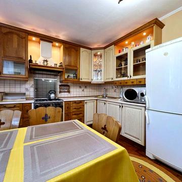 Оренда приватного БУДИНКУ: вул. Лютнева, 33 (бічна вул. Виговського)