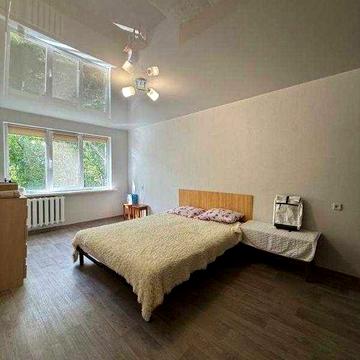 Продаж 3-кімнатної квартири на Таїрова, проспект Небесної Сотні, 62 м², «московка»