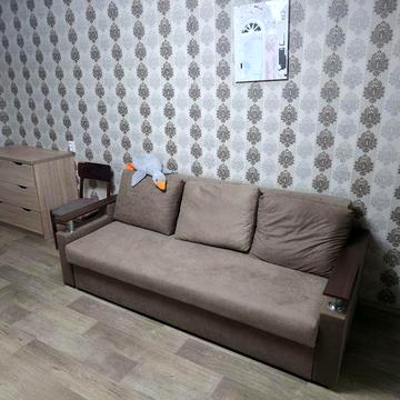Здається 1 кімнатна, все поряд, техніка/меблі