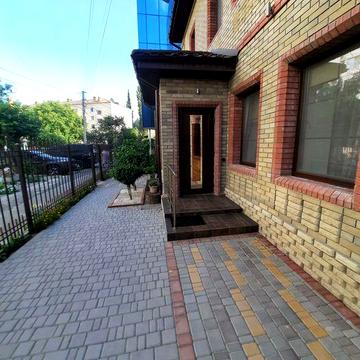 Власник здає однокімнатну квартиру в центрі міста