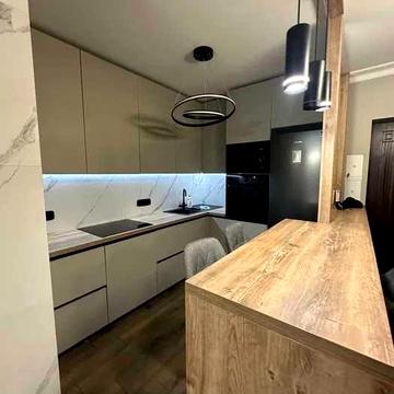 Продаж просторої 2-кімнатної квартири біля метро «Харківська», вул. Ревуцького, 40-Г