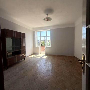 Продається квартра по вул Богдана Хмельницького (Університетська)