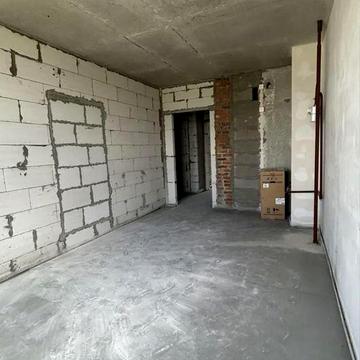 Нова однокімнатна квартира з великою площею 46,4м2. Вдале планування . Зручний поверх . Опалення- ГАЗ
