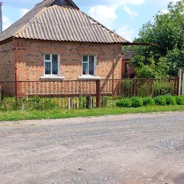 Продамо будинок з гарним участком