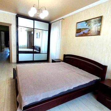 Полтавська 10, роздільна простора 3к ЖК «Златоустівський», м КПІ 15хв