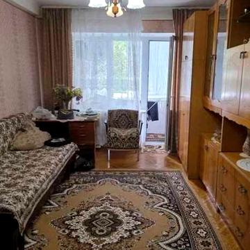 •• Світла 2-кімнатна квартира по вул. Соломянська