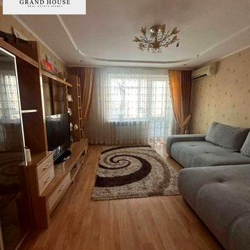 Продам 3-и к/к в повному комплекті в районі Л.Каденюка (Пацаєва).