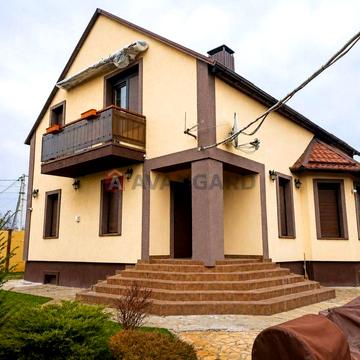 Дом премиум-класса с бассейном и сауной возле ЖК «Золотые Ключи»