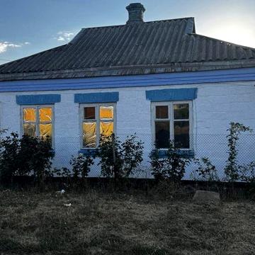 Продам особистий будинок на проживання 4 прожиточні,два коридора,кухня,вана