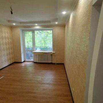 Продам 3х квартиру на другому поверсі