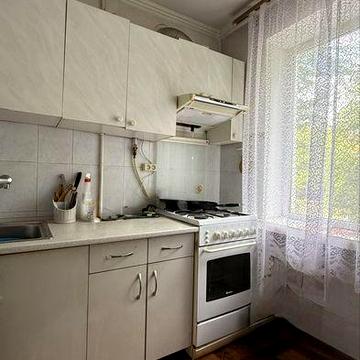 Здається 3х кім.квартира по вул. Комарова
