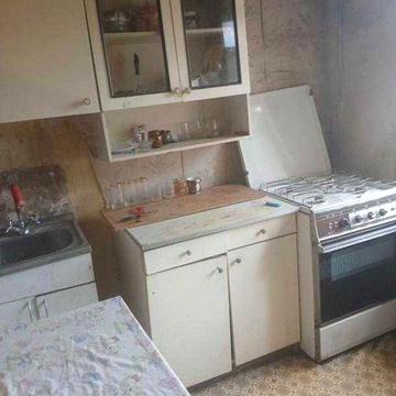 Продам 2 к. квартиру м. Армейская