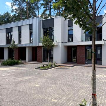 Продам таунхаус в сучасному котеджному містечку закритого типу.