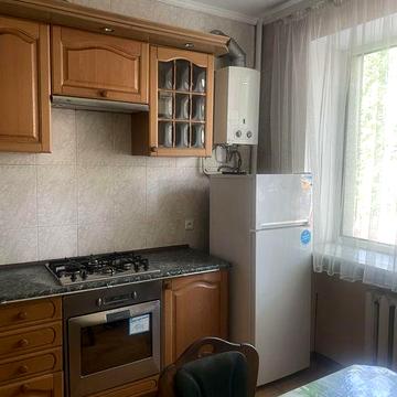 Срочно .Продам 2х. Квартиру.Сталинка.
