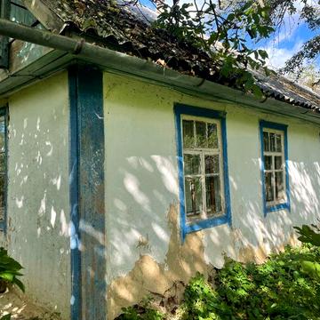 Продам будинок в центрі села Триліси. Фастівський район