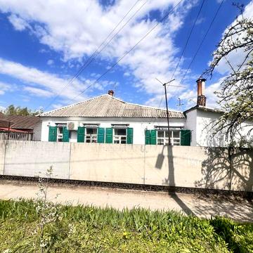 Продам пол дома ул.Байкальская район ресторана Эдбург