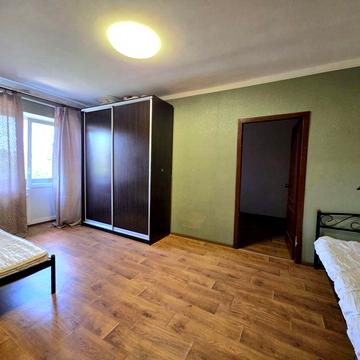 Продам 2-комнатную квартиру на Червоной, ул. Криворожстали, 9 | Кирпичный дом | С мебелью