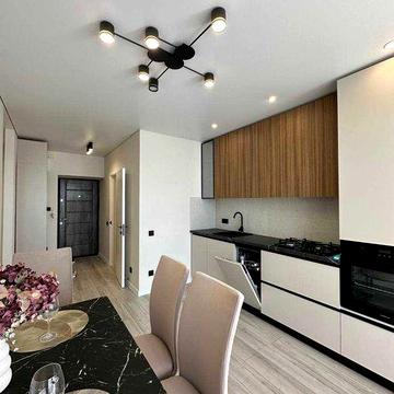 Укомплектова 1,5к квартира, центр міста, зданий будинок