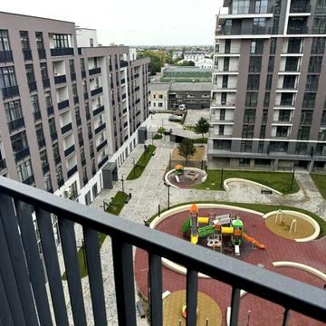 ЖК Крістал, не вимикають світло