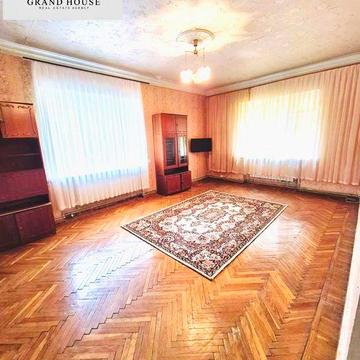 Продам елітну трикімнатну квартиру в центрі міста - 100 м².