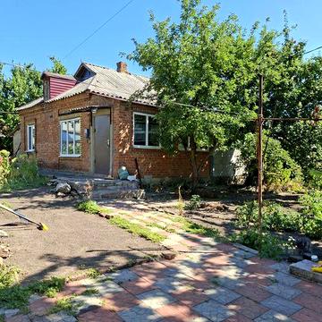 Продам будинок в районі 1 лікарні.