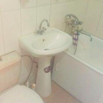 Продам 1 к. кв. 2/5 пр.Героев Харькова 234, метро Армейская 3 мин.ходьбы
