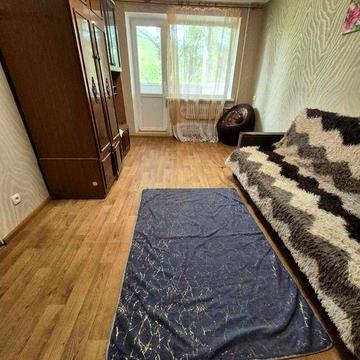 Продам 2 комн квартиру 3я школа