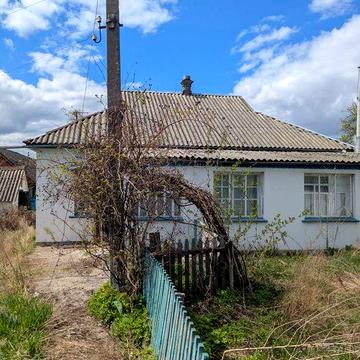 Хата, ділянка і с/г земля в с.Рогозів. Можливий продаж за сертифікат