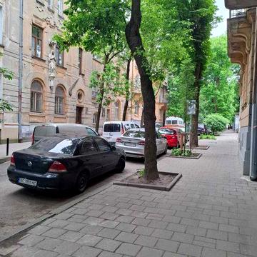 Аренда квартири бл. Центр Єфрємова від власника
