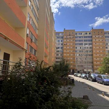 1-но кімнатну простору квартиру в цегляному будинку ЖК Рахат Лукум