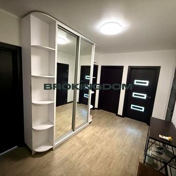 БЕЗ КОМІСЇ Продам 3-х кімнатну квартиру з ремонтом в ЖК Варшавський