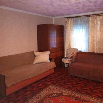 Продам газифікований будинок зі зручностями.