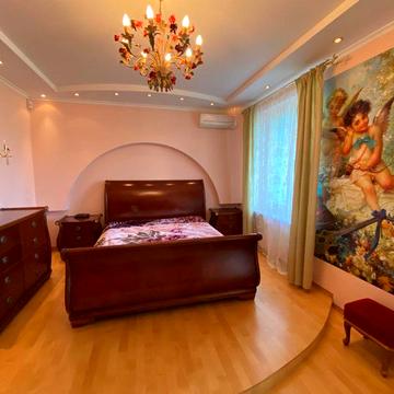 4-к.квартира з каміном + кухня студія біля парку Погулянка