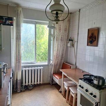 Продам трикімнатну  квартиру на Леваневського