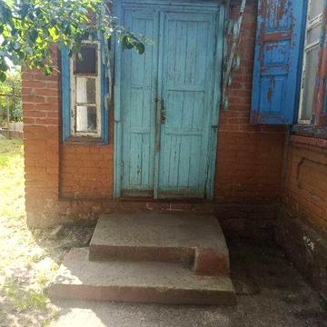 Продам/сдам  дiм будинок з гаражом в с.Садки поряд з Кременчуком