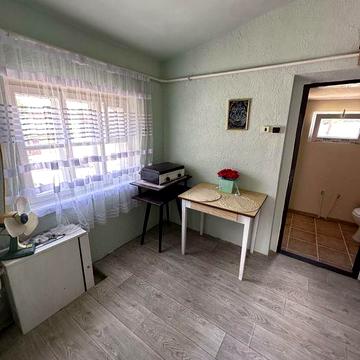 Продам квартиру в приватному секторі. Можливо по сертифікату.