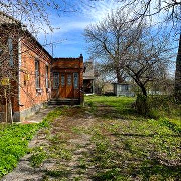 Хата в селі 20 км від Катіона