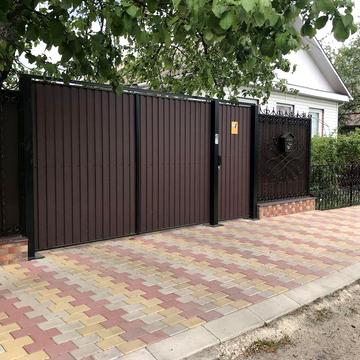 Продається з будинок з ділянкою та будинком відпочинку
