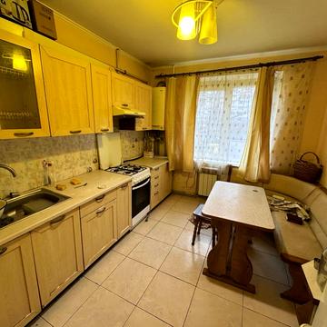 Домбровського вул., 62