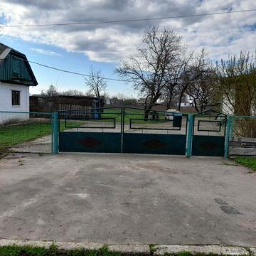 Продам будинок в селі Городниця Уманського району.