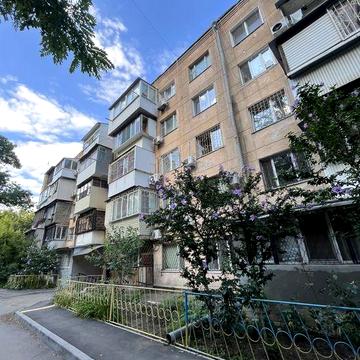 Продам большую 2 комнатную квартиру на Педагогической, 6-7 станция Фонтана, Аркадия, под ремонт