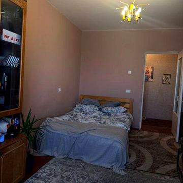Оренда однокімнатноі квартири на Перемоги 159 ( 5 кутів)