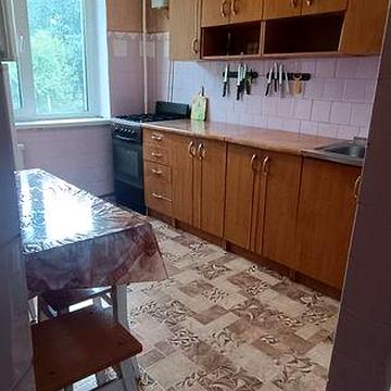 Здається 3кім.квартира в Тяжилові 10.000грн