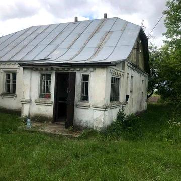 Старий будинок під ремонт або реконструкцію