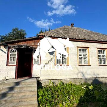 Продаж будинку біля лісу